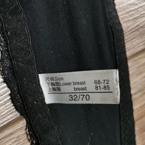 Front Closure Wireless Push Up Bra in Black Lace, 32A - Picture 3 of 3